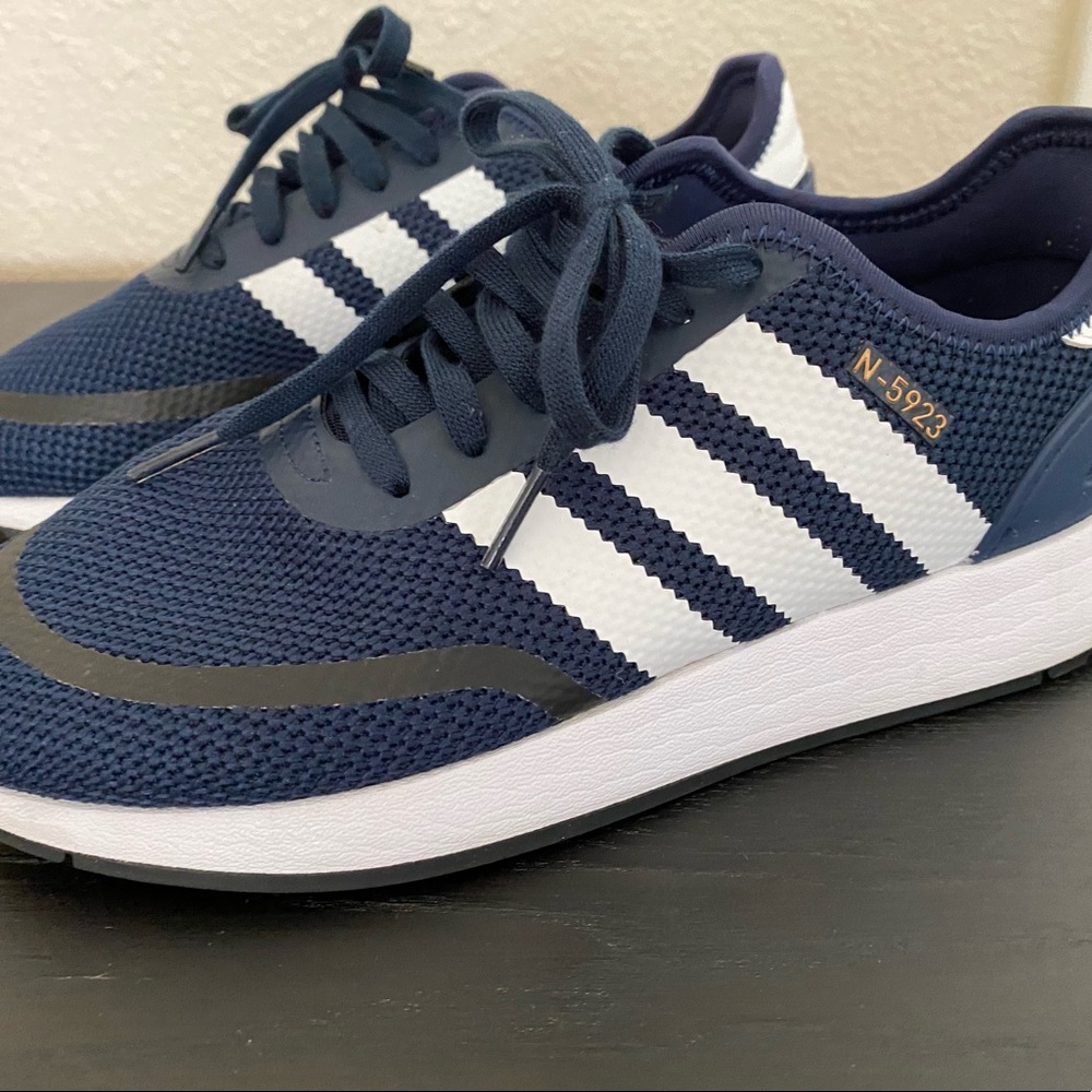 Adidas Sneakers